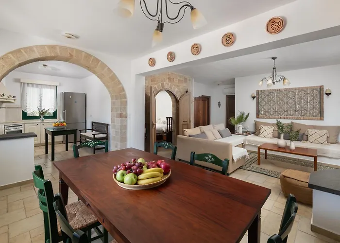 Villa Akti