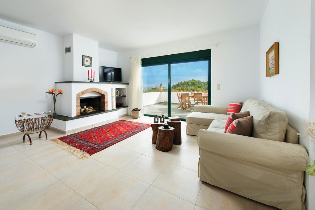Villa Akti